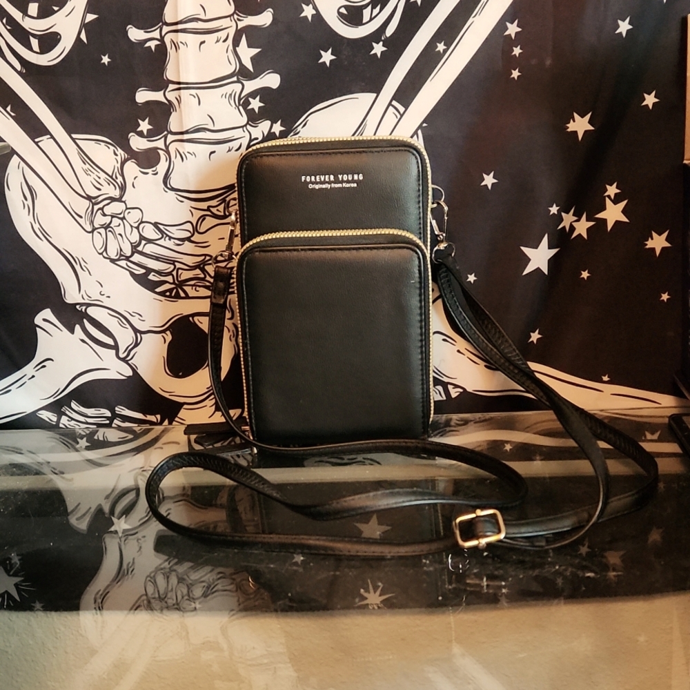 Forever Young Crossbody Bag Black